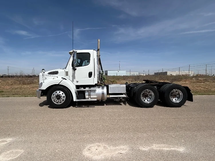 2019 Freightliner M2 112 - image 4