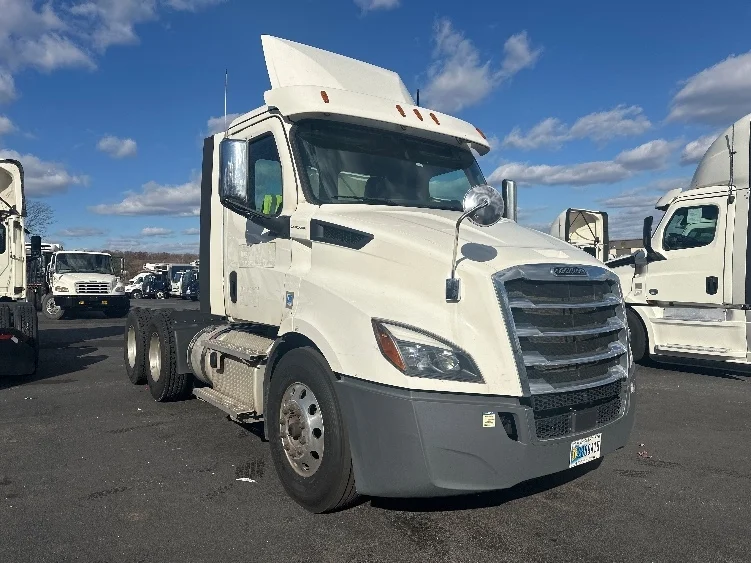 2020 Freightliner Cascadia in Jessup, MD
