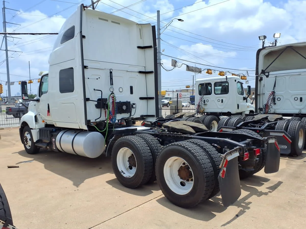 2019 International LT in Dallas, TX — photo 6