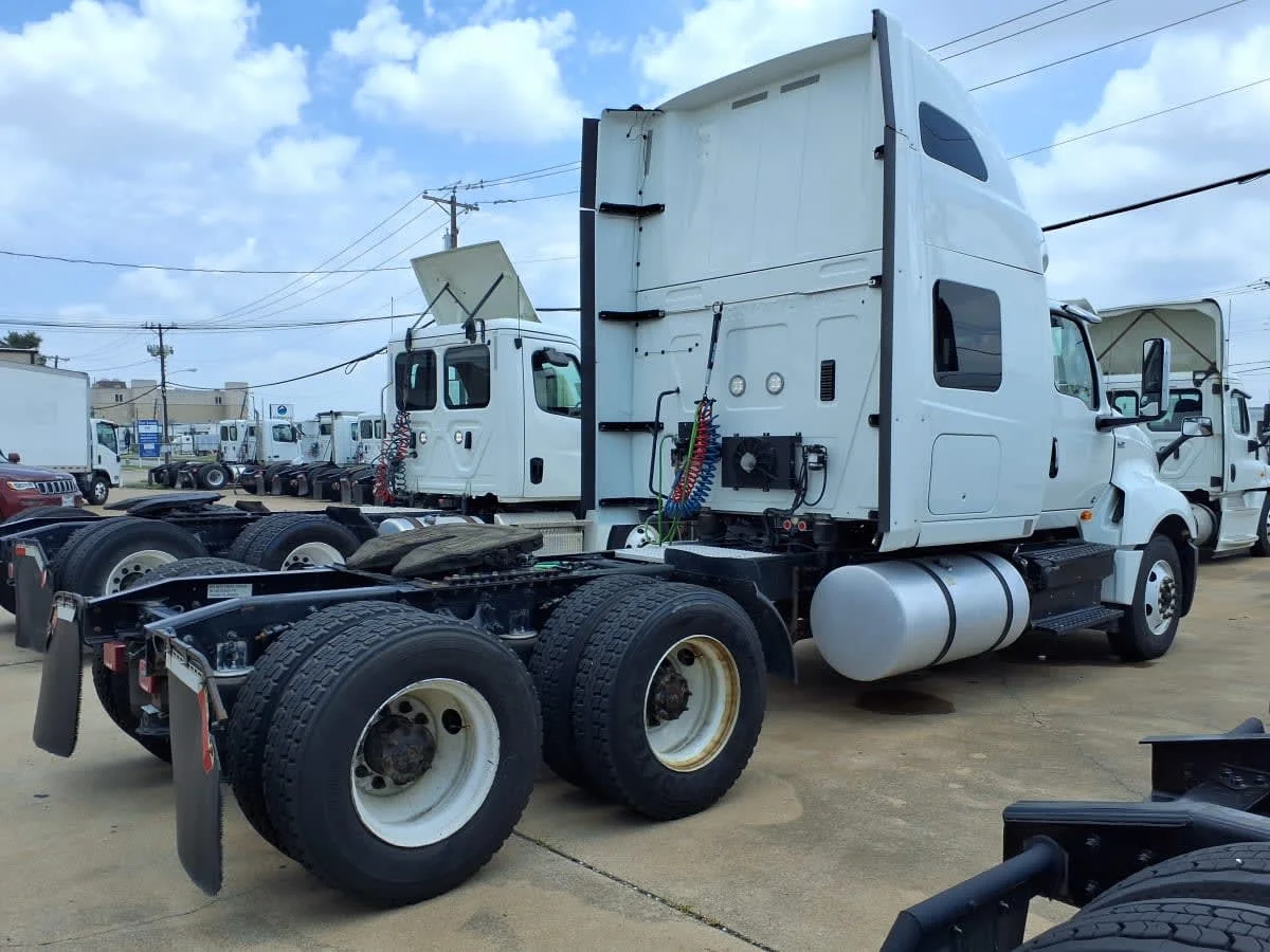2019 International LT in Dallas, TX — photo 4