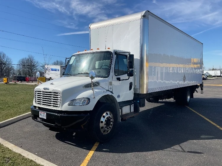 2019 Freightliner M2 106 - image 3
