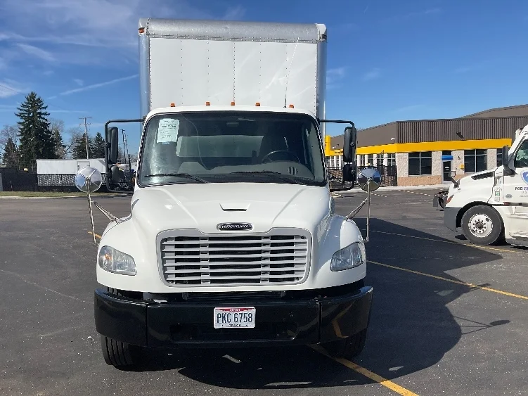 2019 Freightliner M2 106 - image 2