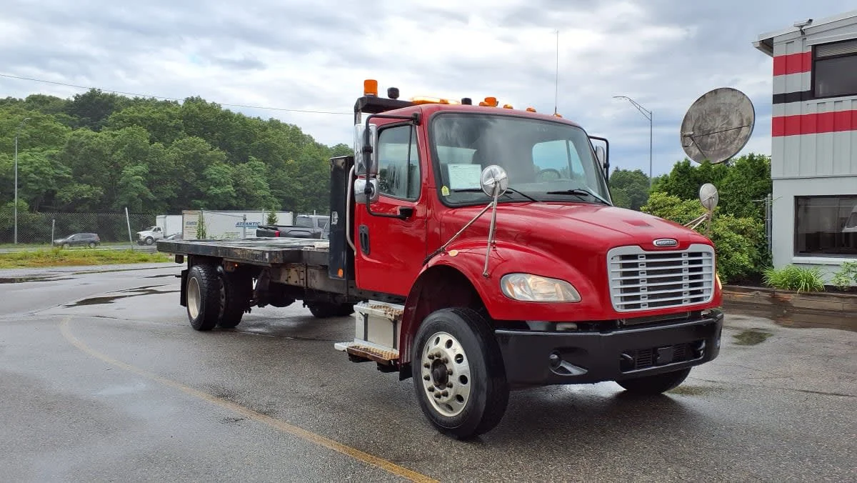 2019 Freightliner M2 106 in Salisbury, MA — photo 3