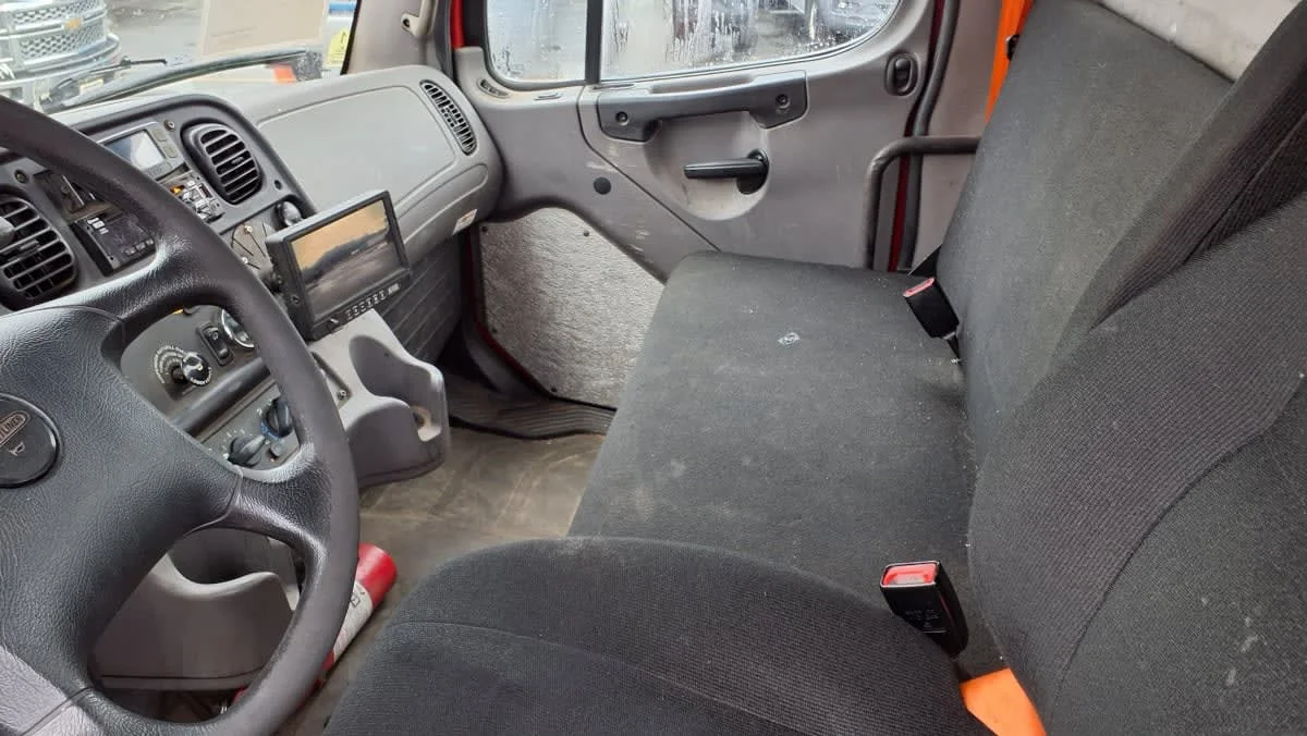 2019 Freightliner M2 106 in Salisbury, MA — photo 7