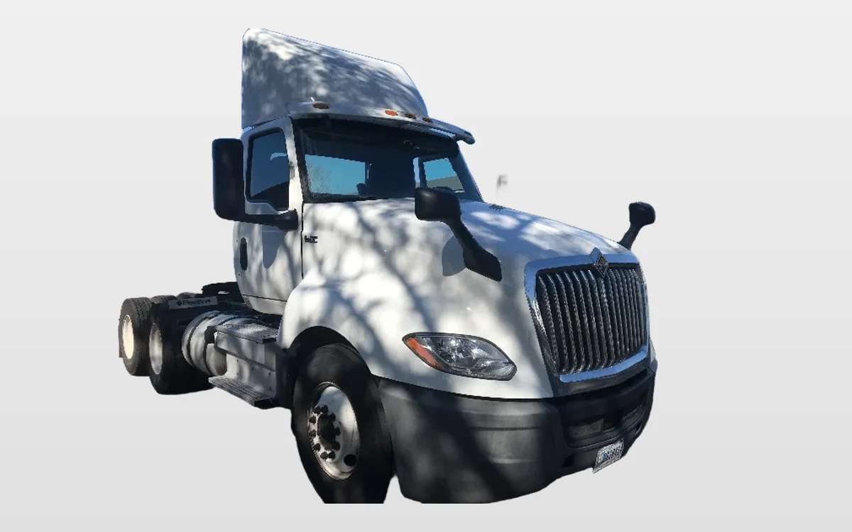 2018 International LT - image 1