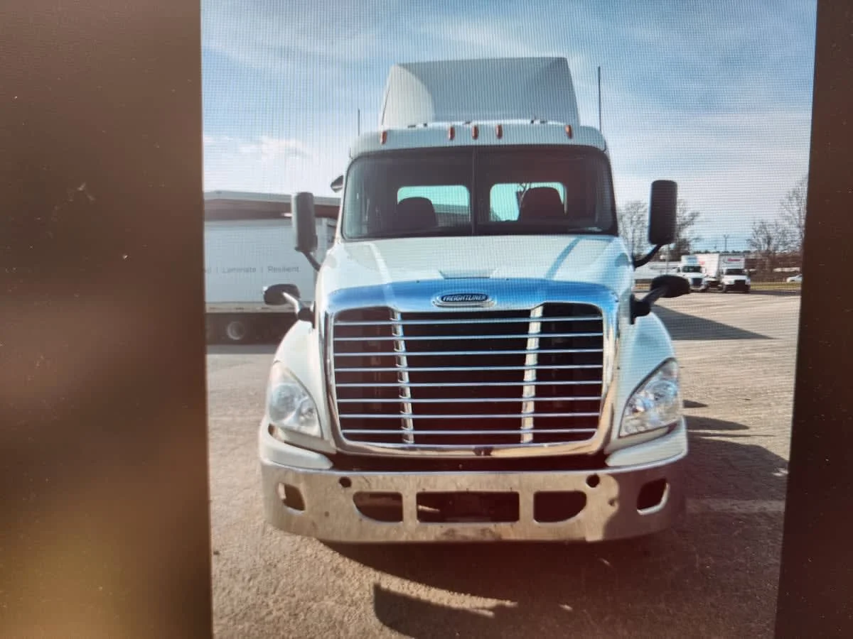 2019 Freightliner Cascadia in Greensboro, NC — photo 2
