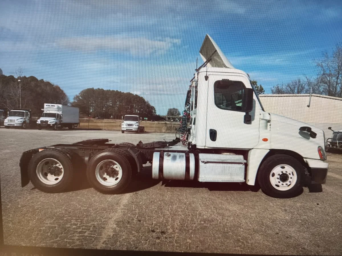 2019 Freightliner Cascadia in Greensboro, NC — photo 4