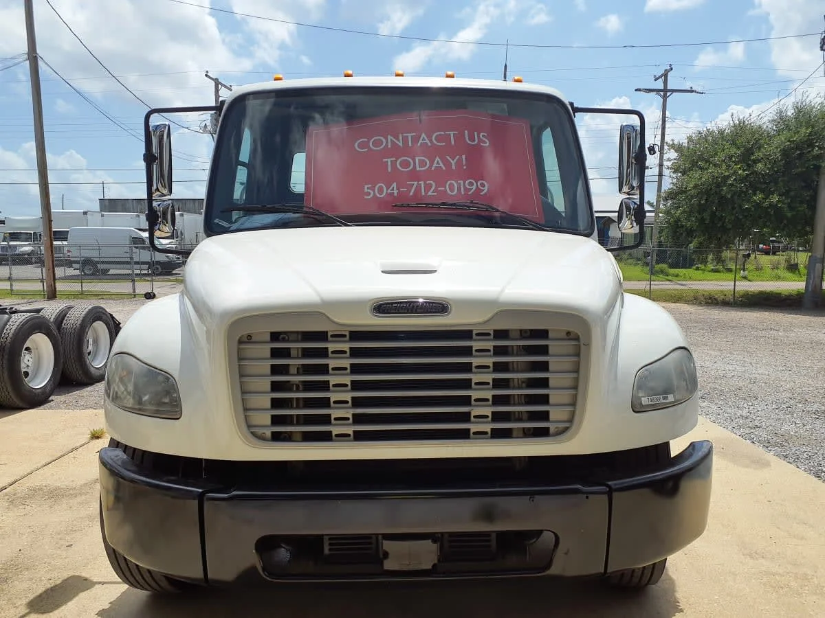 2018 Freightliner M2 106 in St. Rose, LA — photo 2