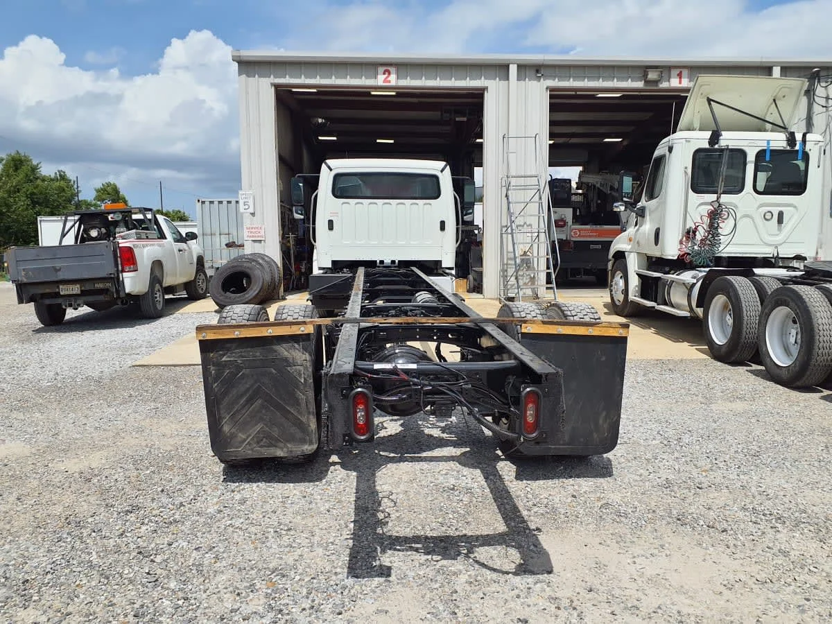 2018 Freightliner M2 106 in St. Rose, LA — photo 5