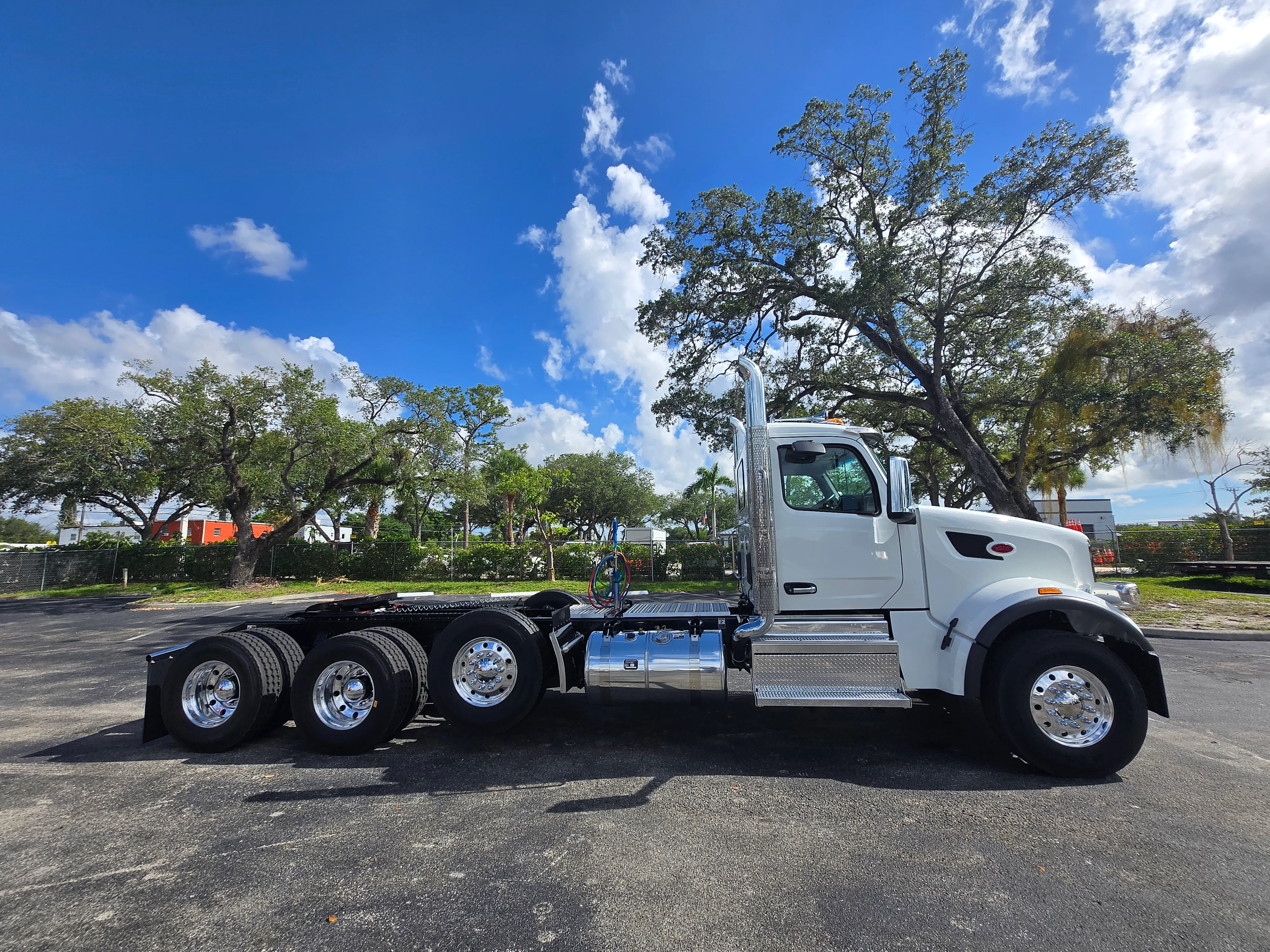 2026 Peterbilt 567 in Fort Lauderdale, FL — photo 9