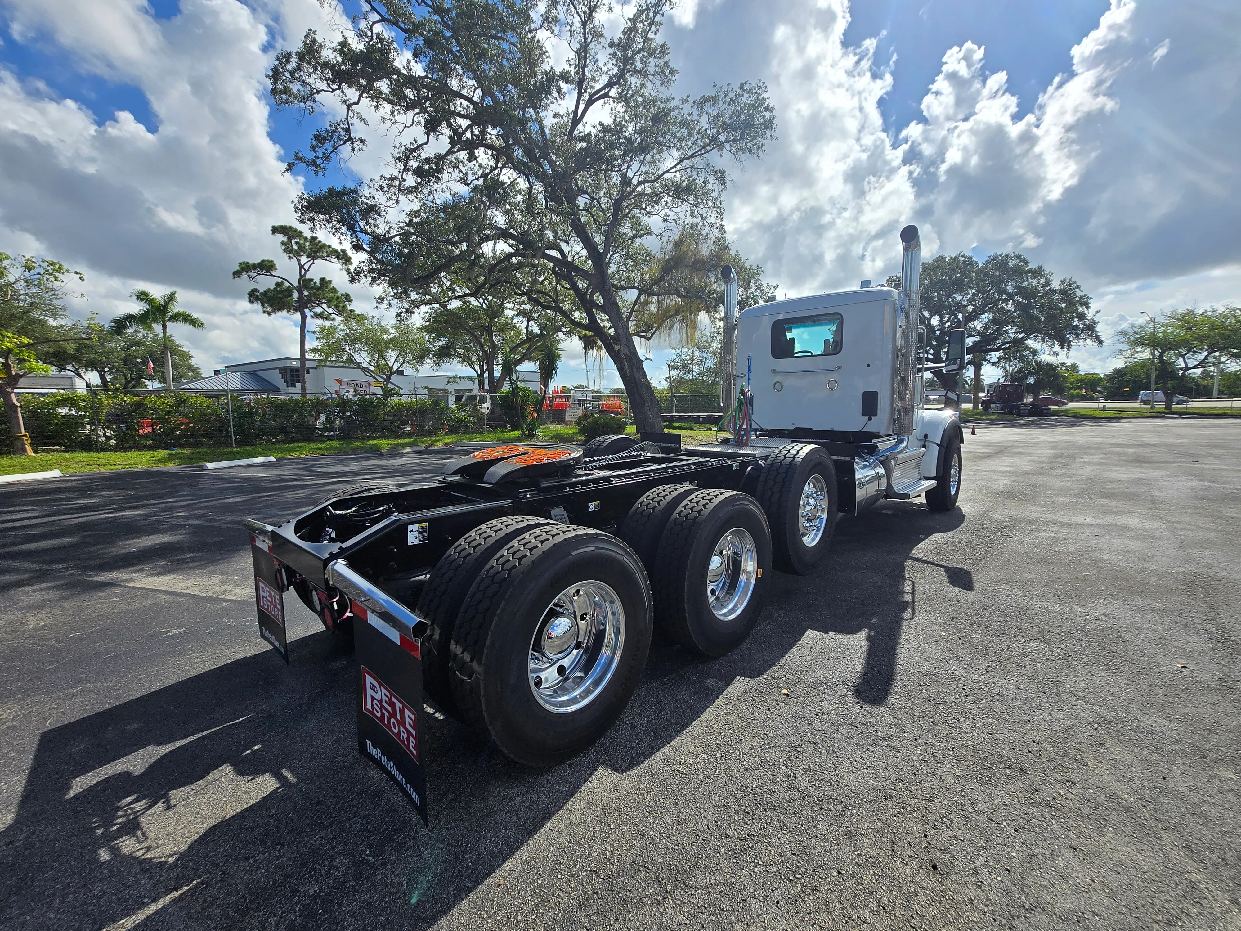 2026 Peterbilt 567 in Fort Lauderdale, FL — photo 14
