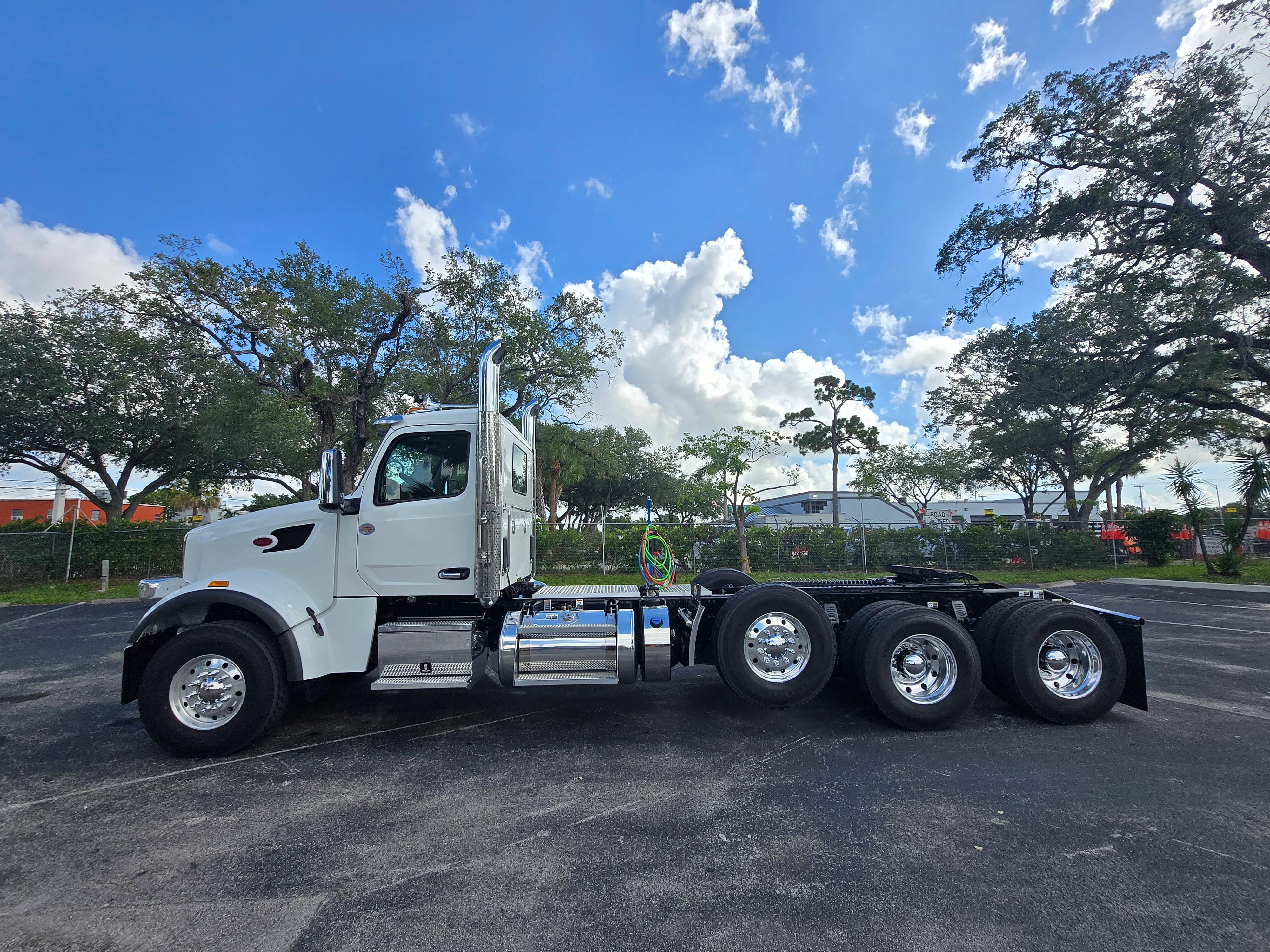 2026 Peterbilt 567 in Fort Lauderdale, FL — photo 8