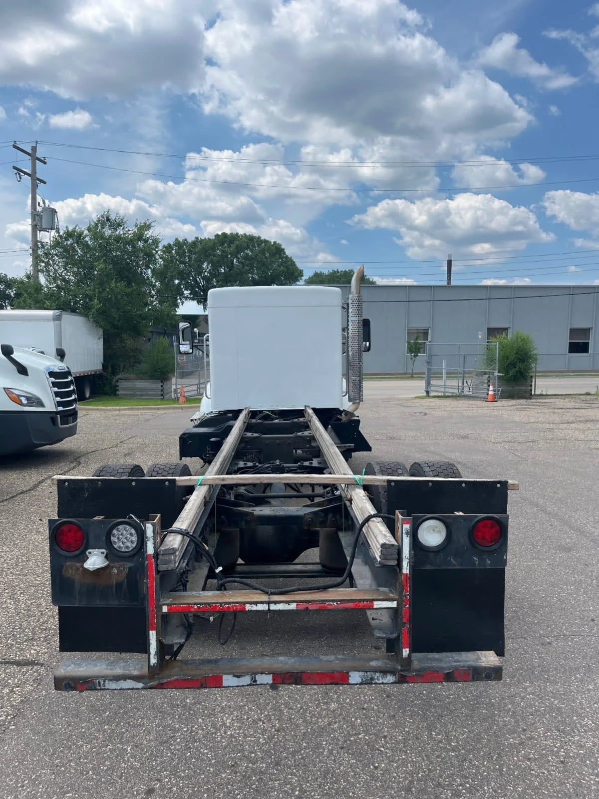 2021 Kenworth T370 in Minneapolis, MN — photo 5