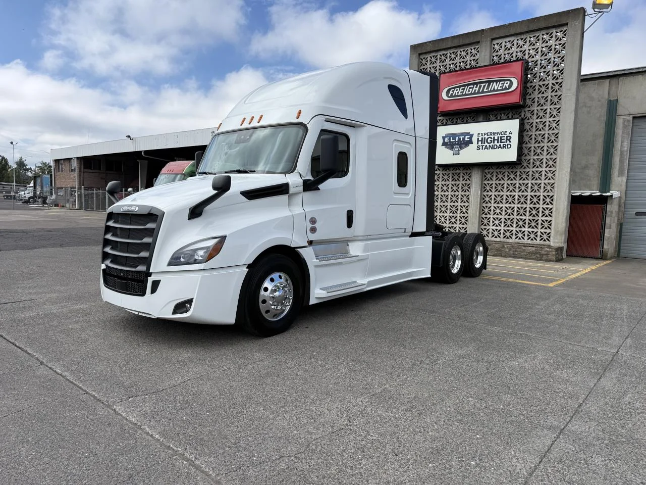 2027 Freightliner Cascadia in Medford, OR
