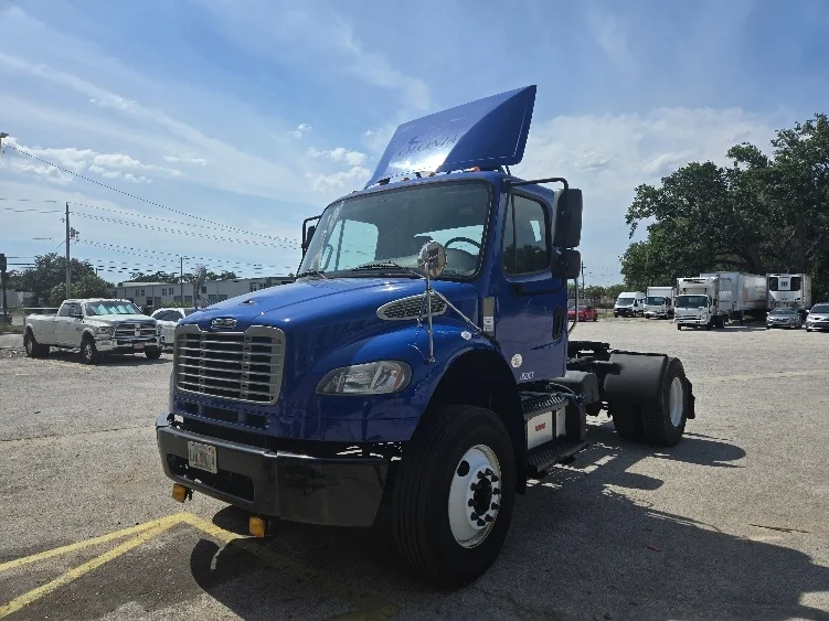 2020 Freightliner eM2 in Tampa, FL — photo 3
