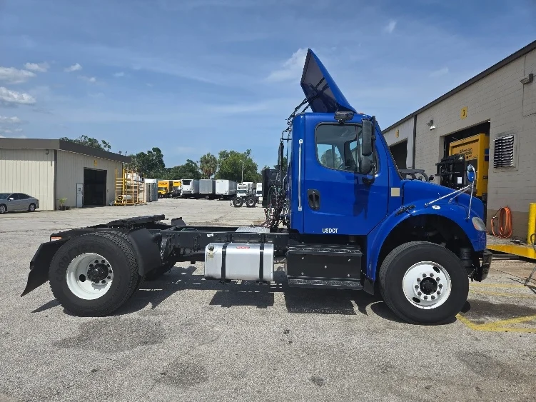 2020 Freightliner eM2 in Tampa, FL — photo 8