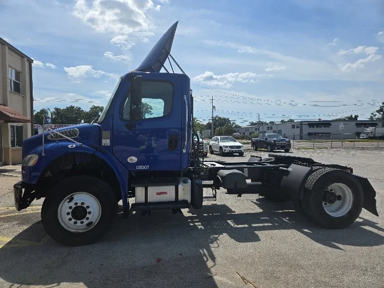 2020 Freightliner eM2 in Tampa, FL — photo 4