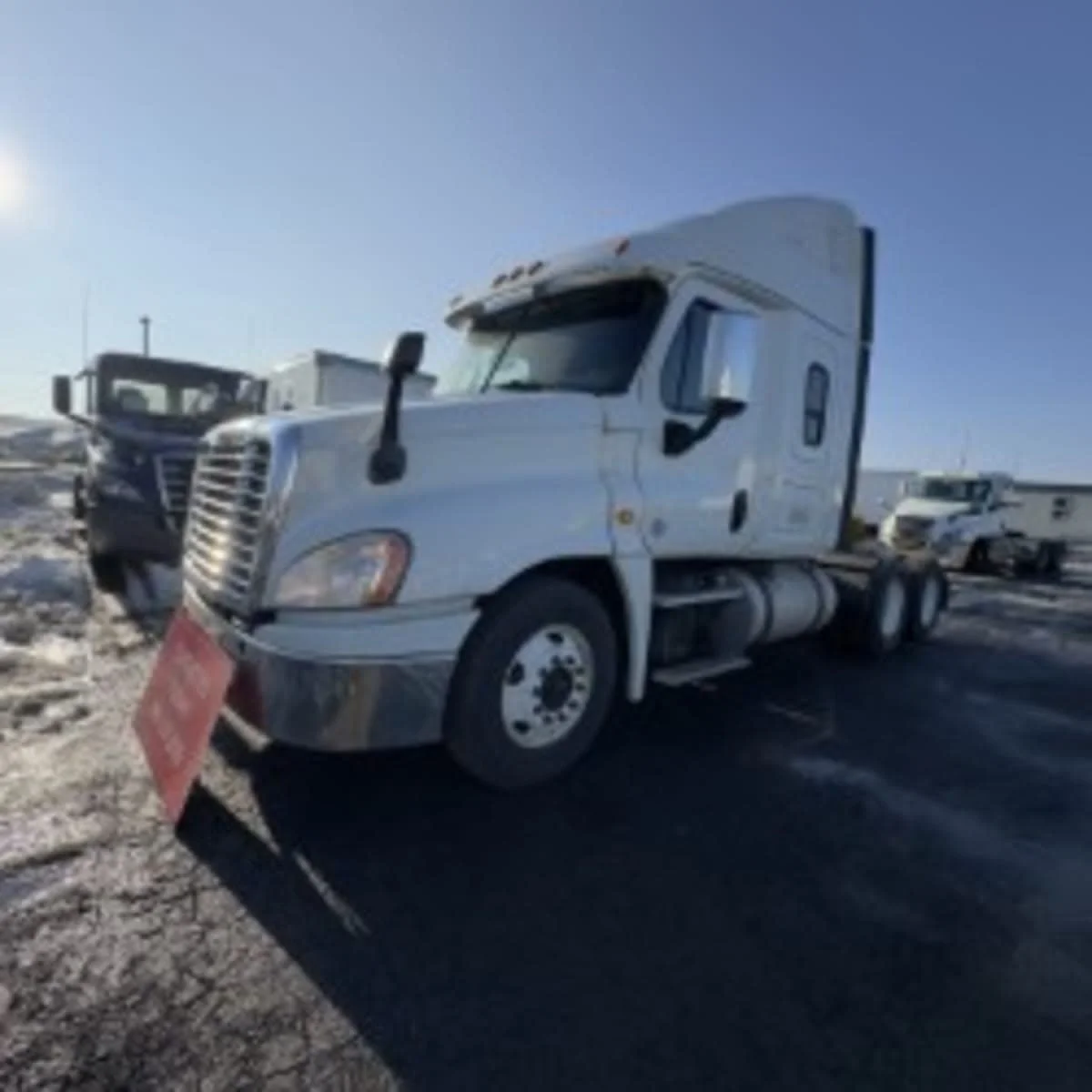 2019 Freightliner Cascadia - image 3