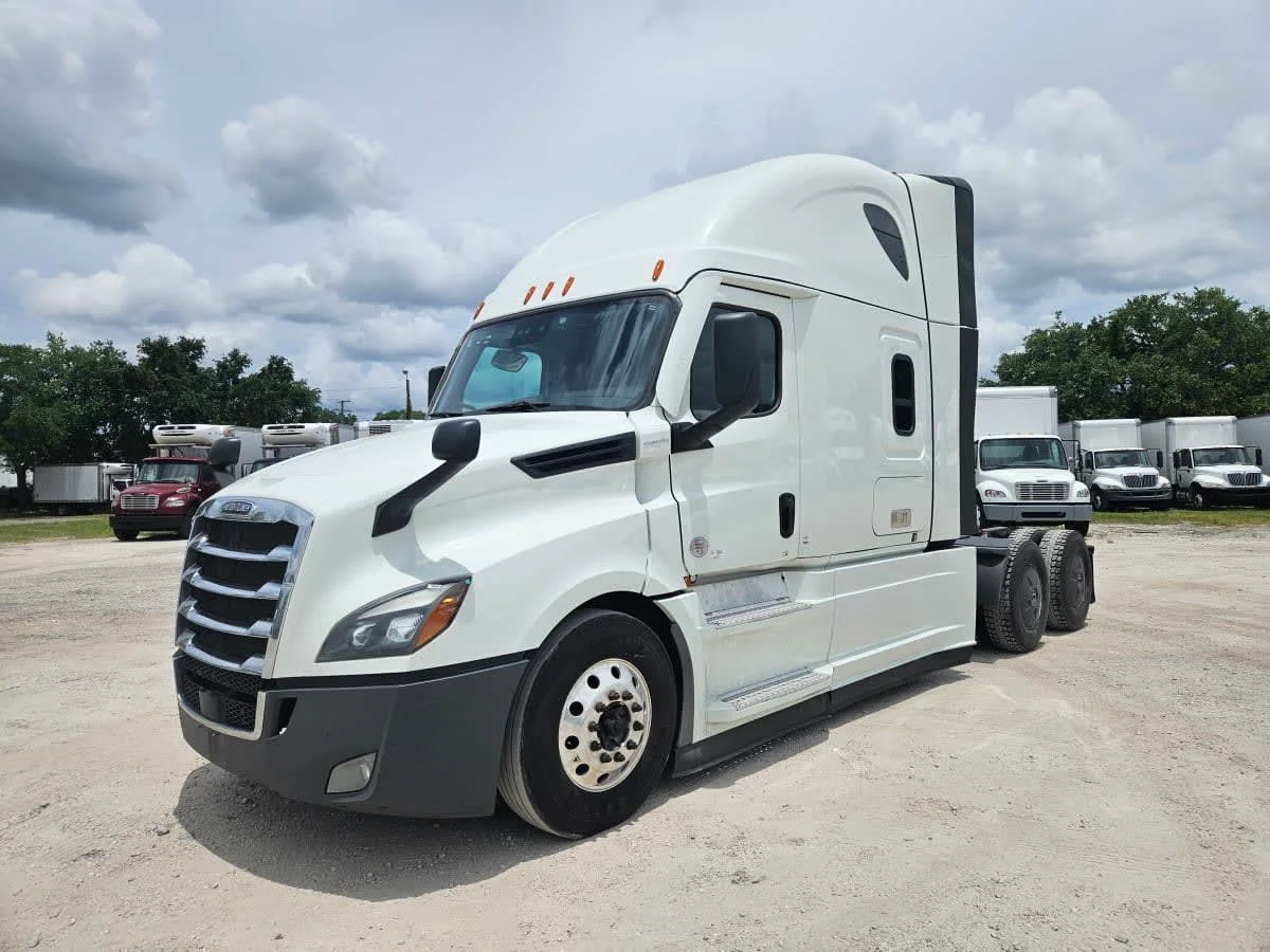 2023 Freightliner Cascadia