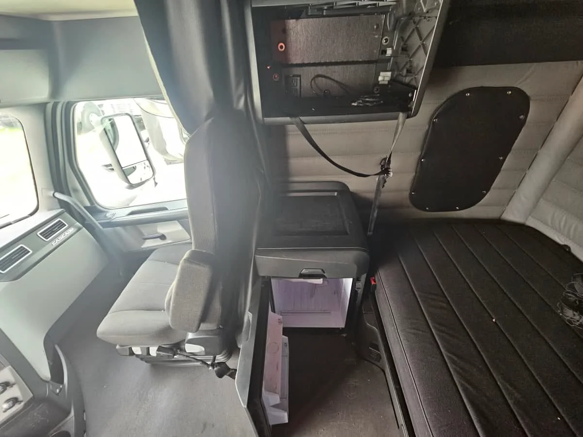 2023 Freightliner Cascadia in Orlando, FL — photo 13