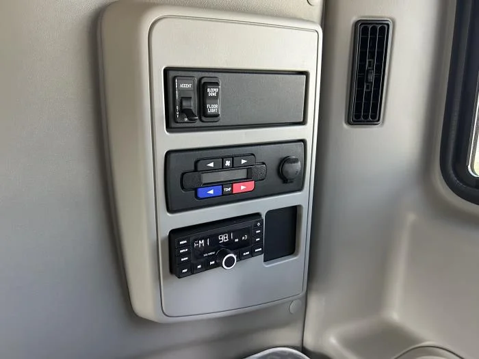 2027 International HX — photo 28