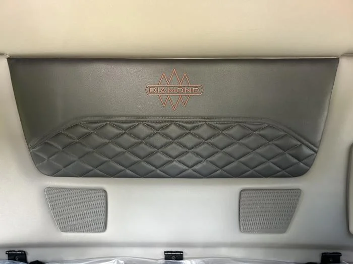 2027 International HX — photo 30