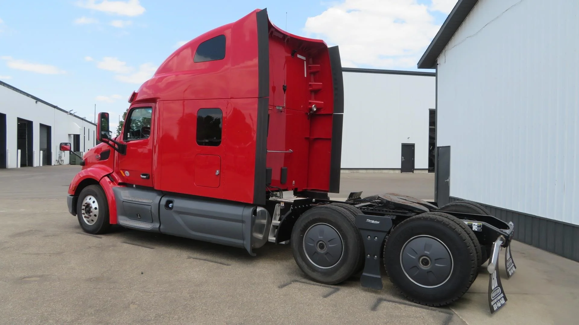 2022 Peterbilt 579 in MI — photo 5