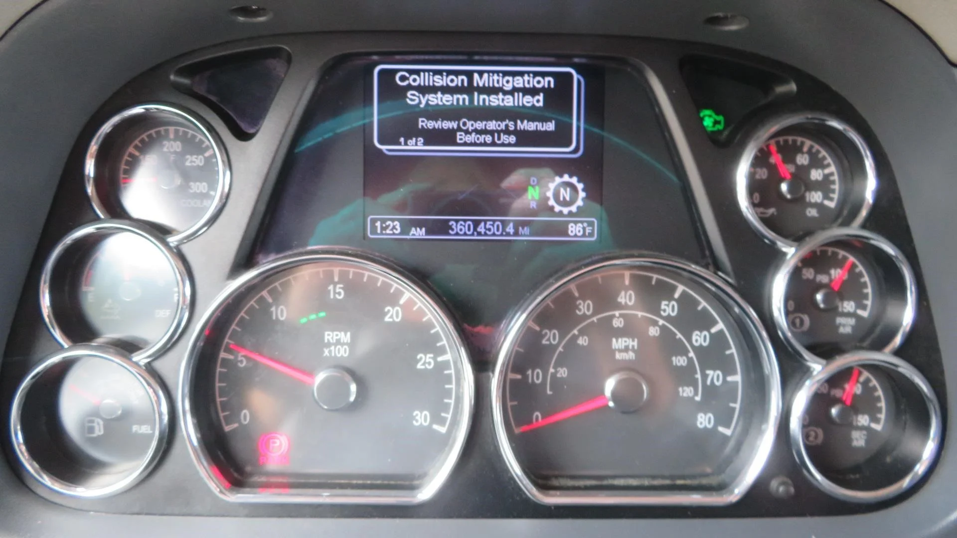 2022 Peterbilt 579 in MI — photo 8