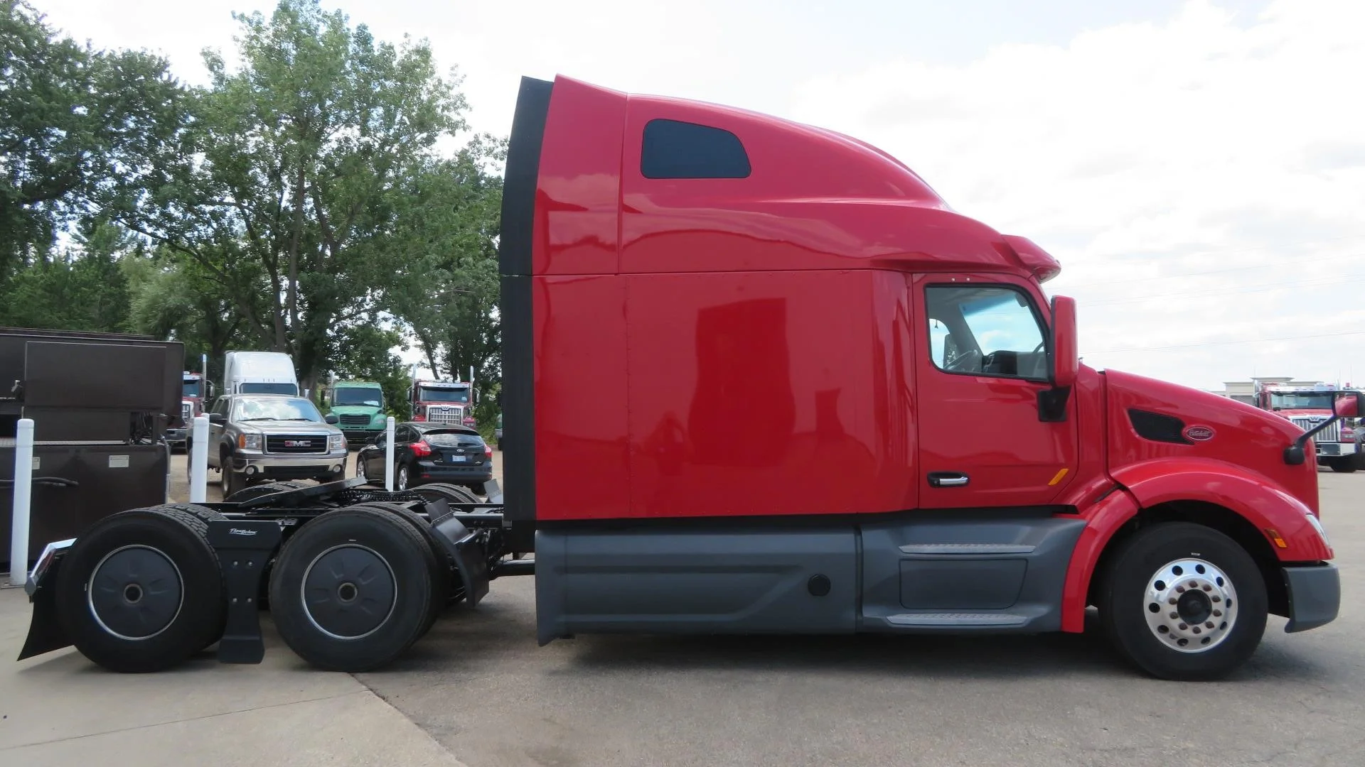2022 Peterbilt 579 in MI — photo 3