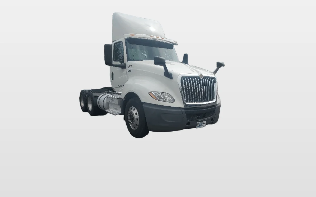 2019 International LT - image 1