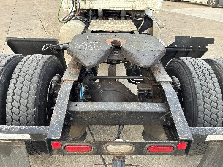 2018 Freightliner Cascadia - image 6