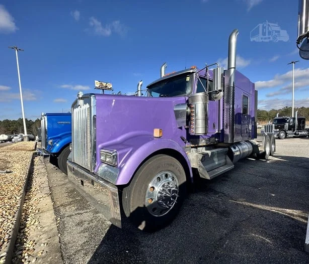 2023 Kenworth W900 in GA