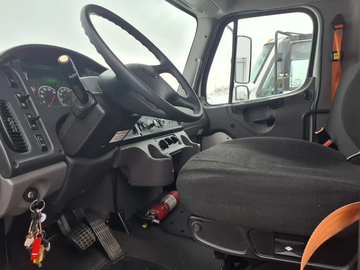 2019 Freightliner M2 106 in Taylor, MI — photo 7