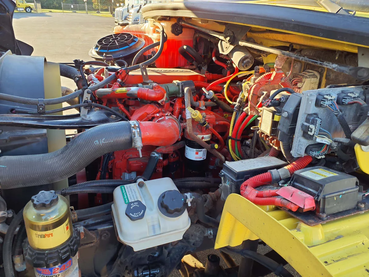 2017 Freightliner M2 106 - image 9