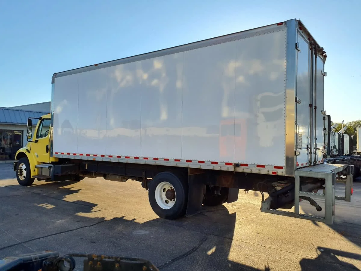 2017 Freightliner M2 106 - image 6