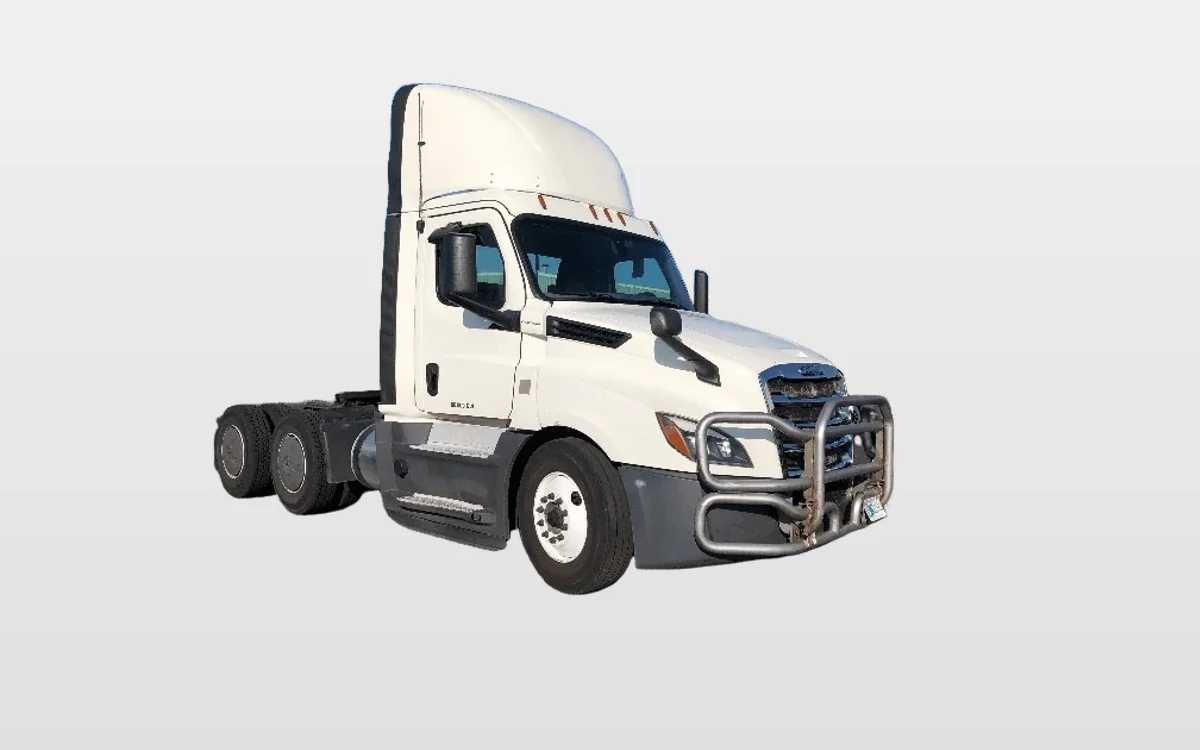 2019 Freightliner Cascadia - image 1