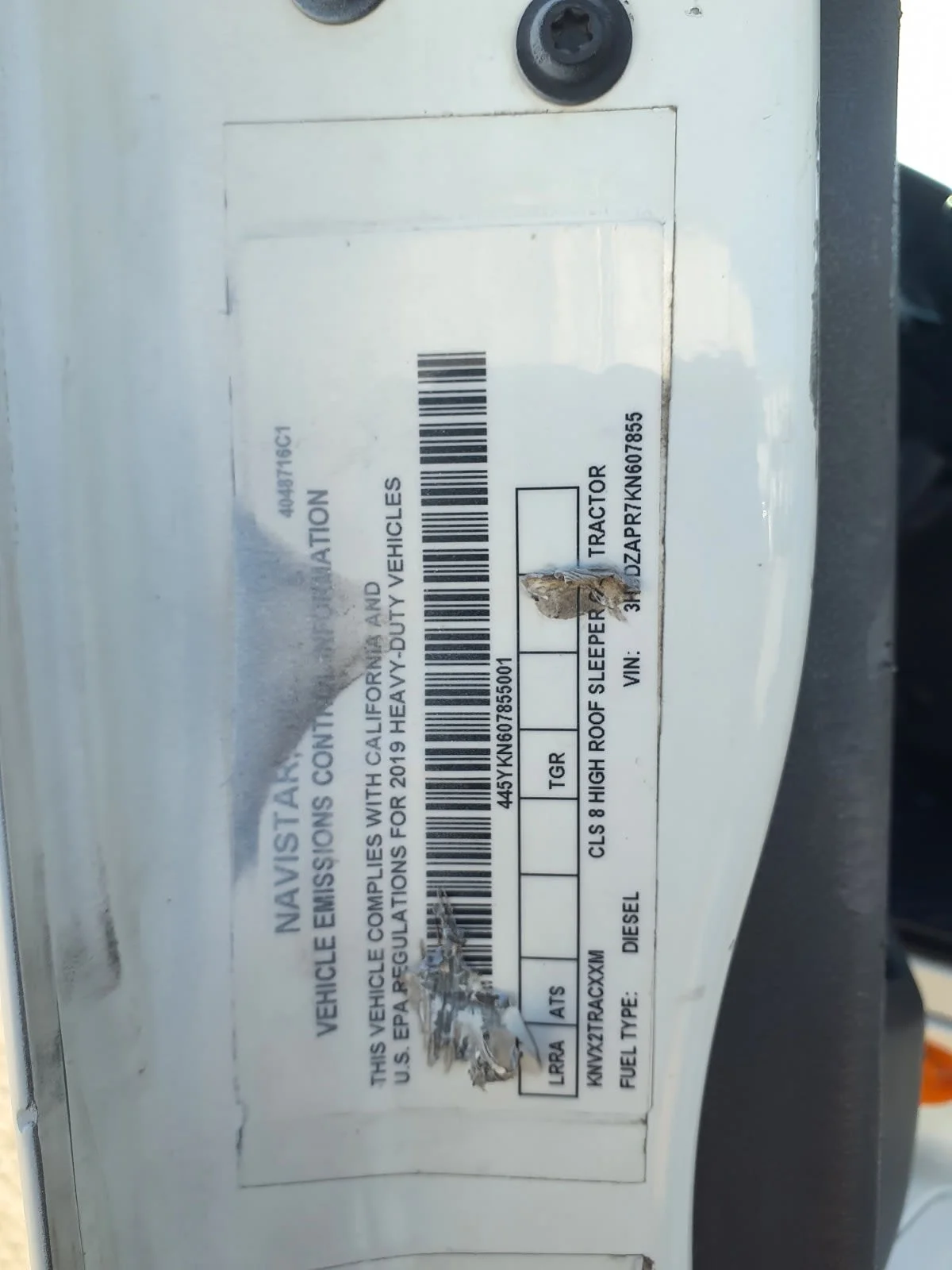 2019 International LT - image 12