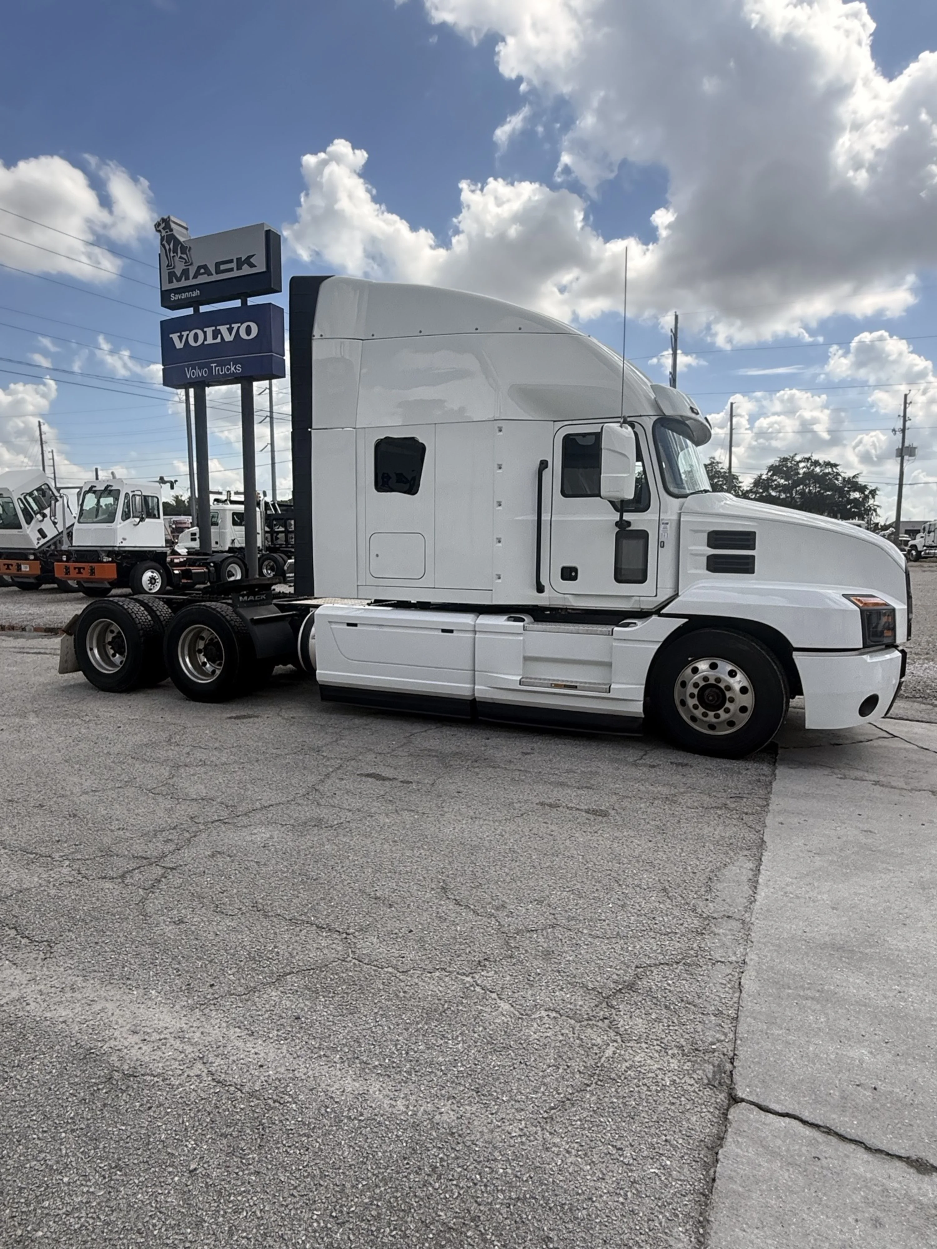2020 Mack Anthem in Savannah, GA — photo 4