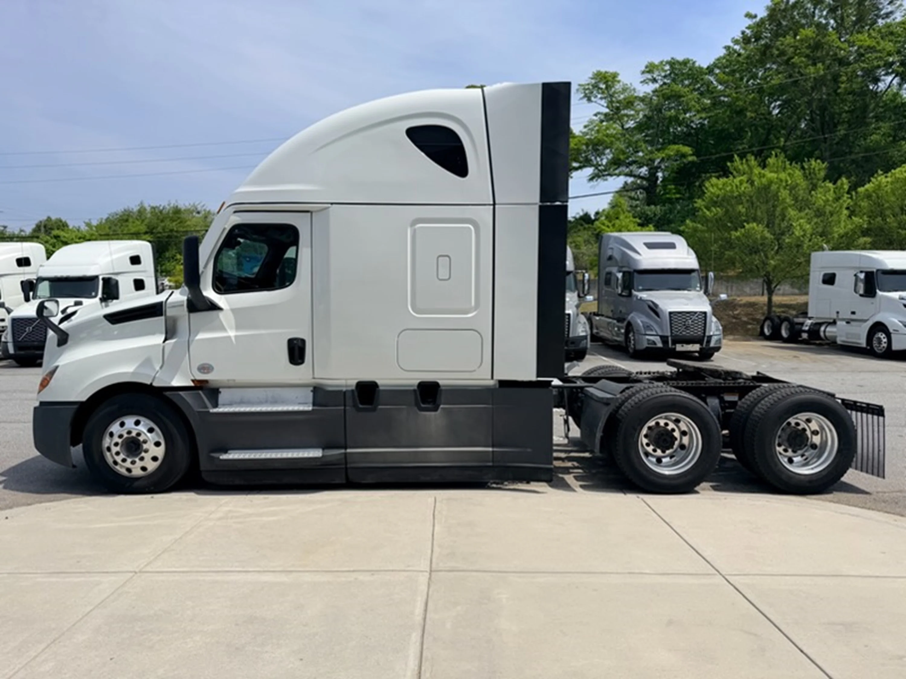 2024 Freightliner Cascadia - image 6