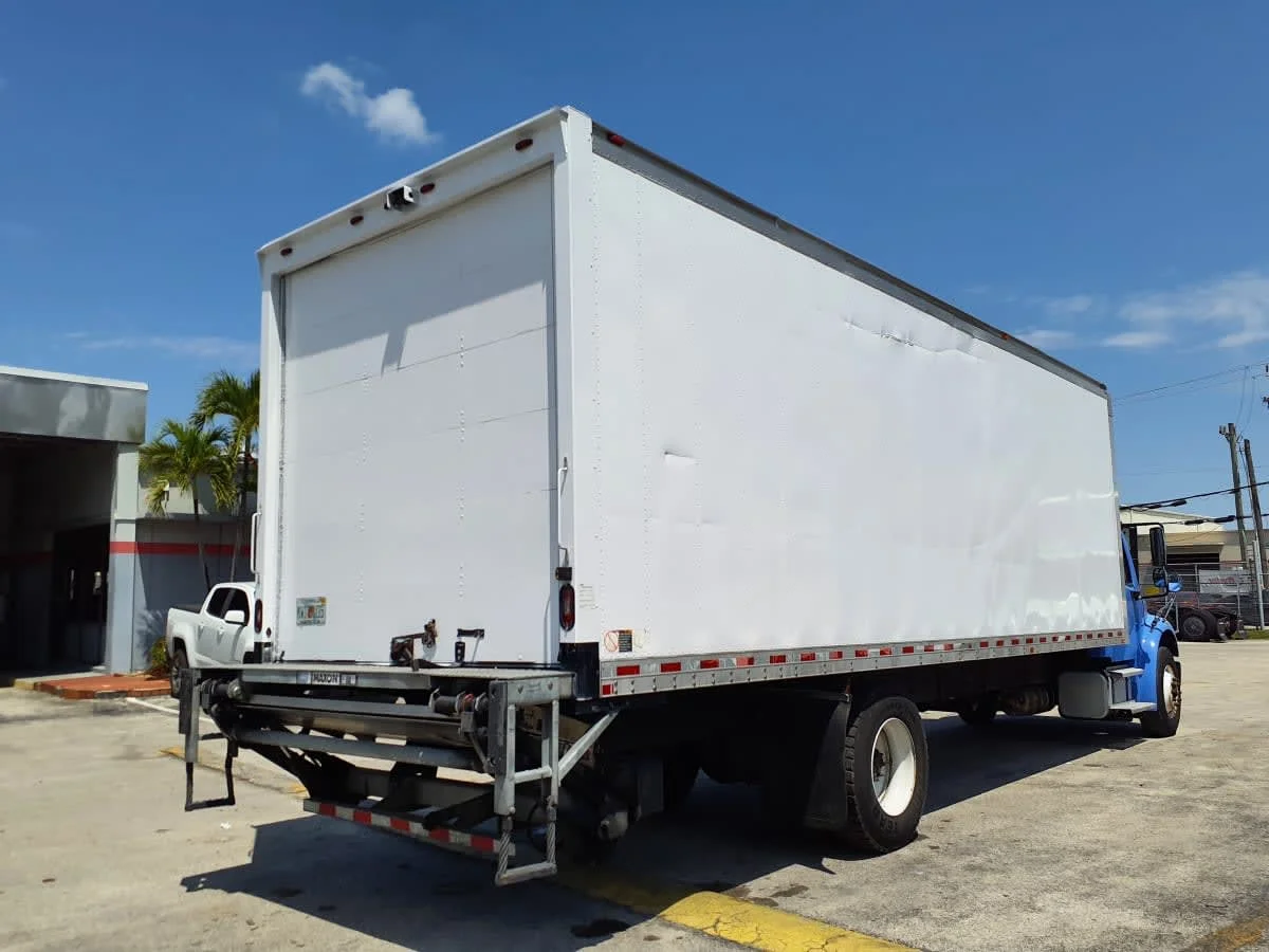 2019 Freightliner M2 106 in Miami, FL — photo 4