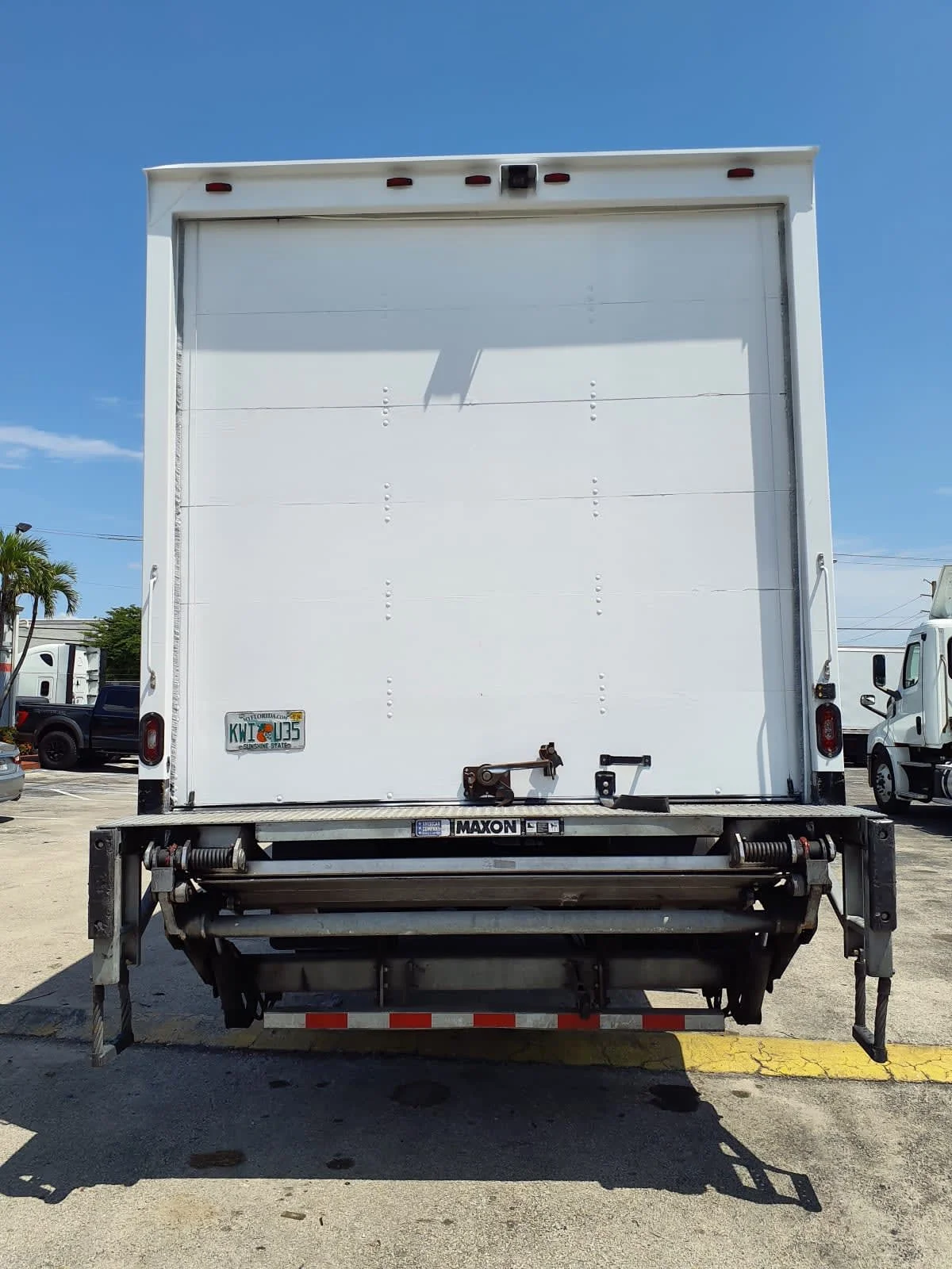 2019 Freightliner M2 106 in Miami, FL — photo 5