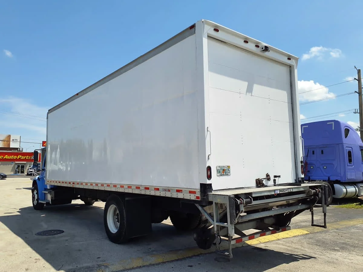 2019 Freightliner M2 106 in Miami, FL — photo 6