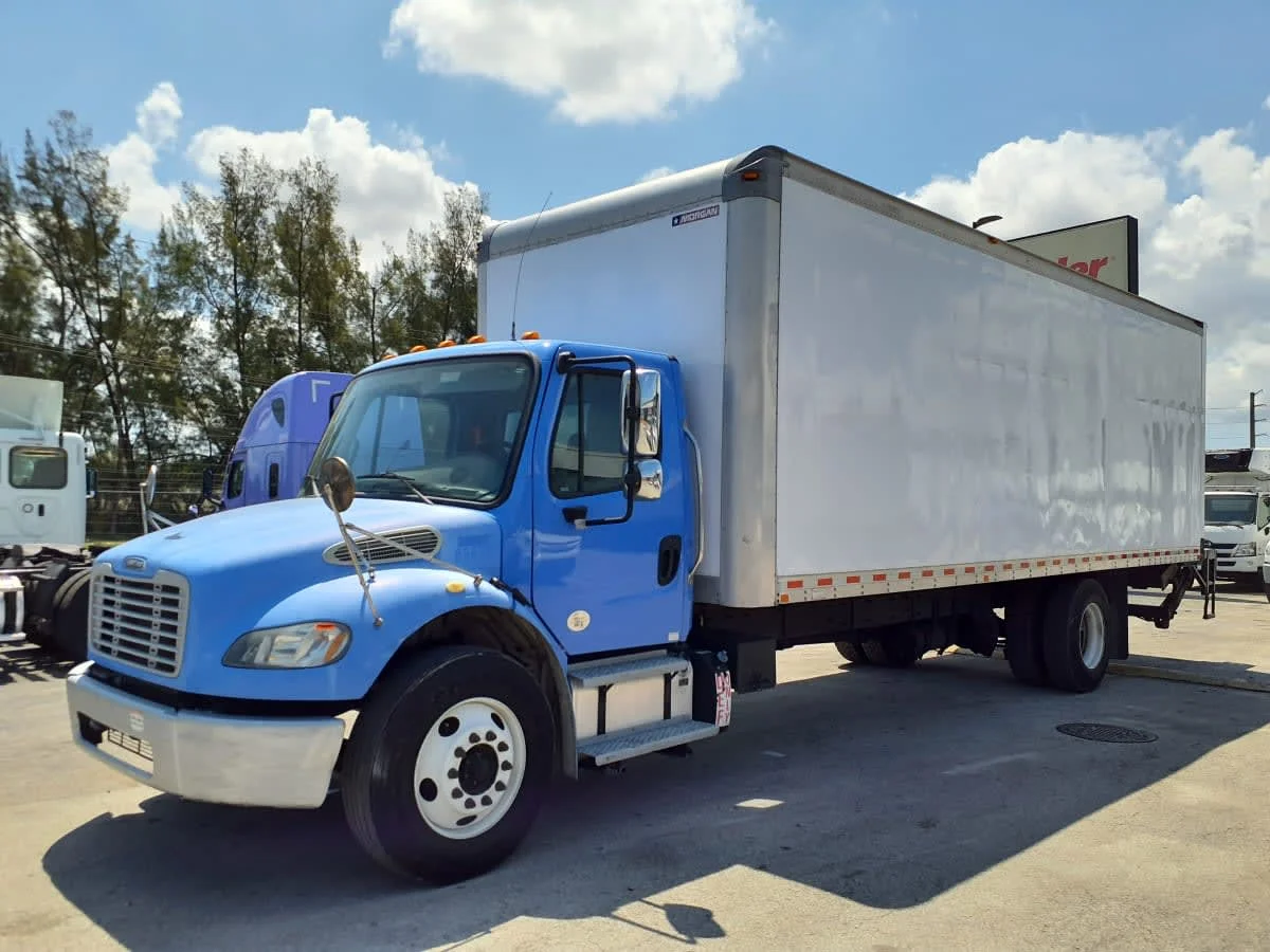 2019 Freightliner M2 106 in Miami, FL