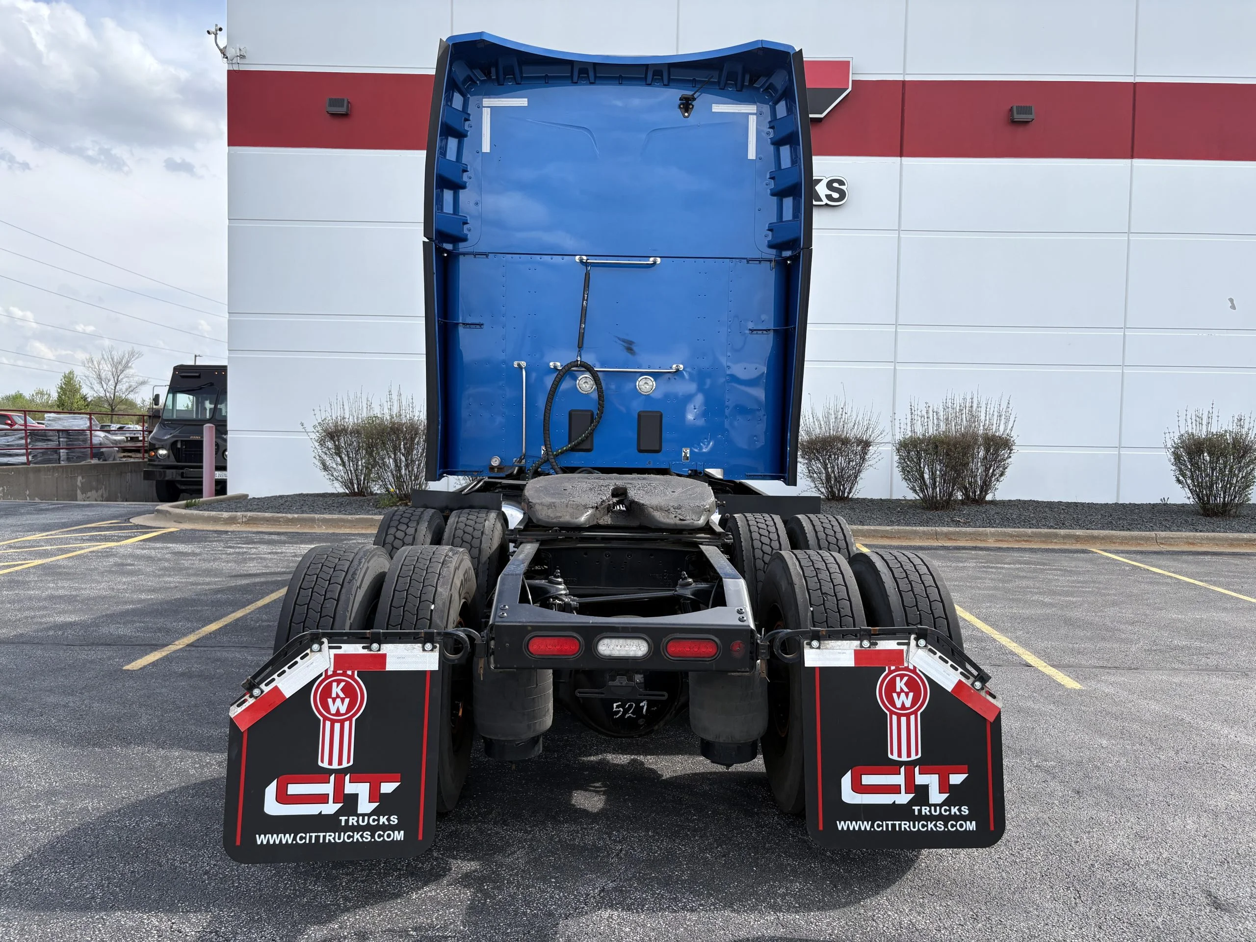 2023 Peterbilt 579 - image 6