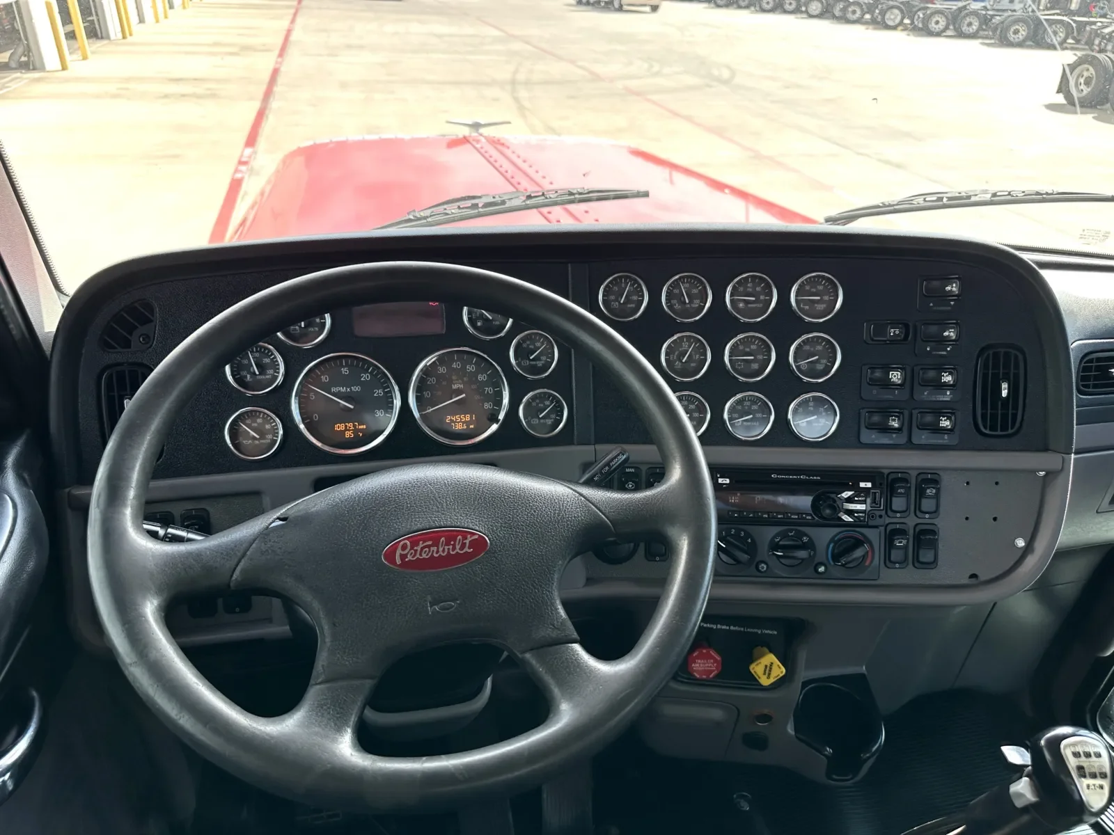 2017 Peterbilt 389 - image 16