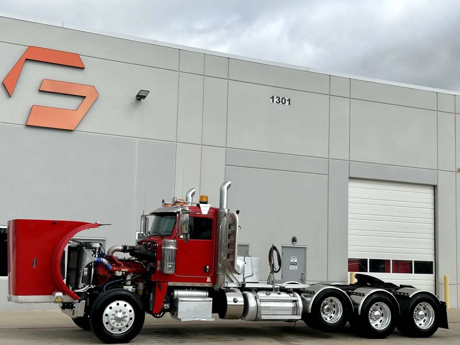 2017 Peterbilt 389 in Hutchins, TX — photo 10
