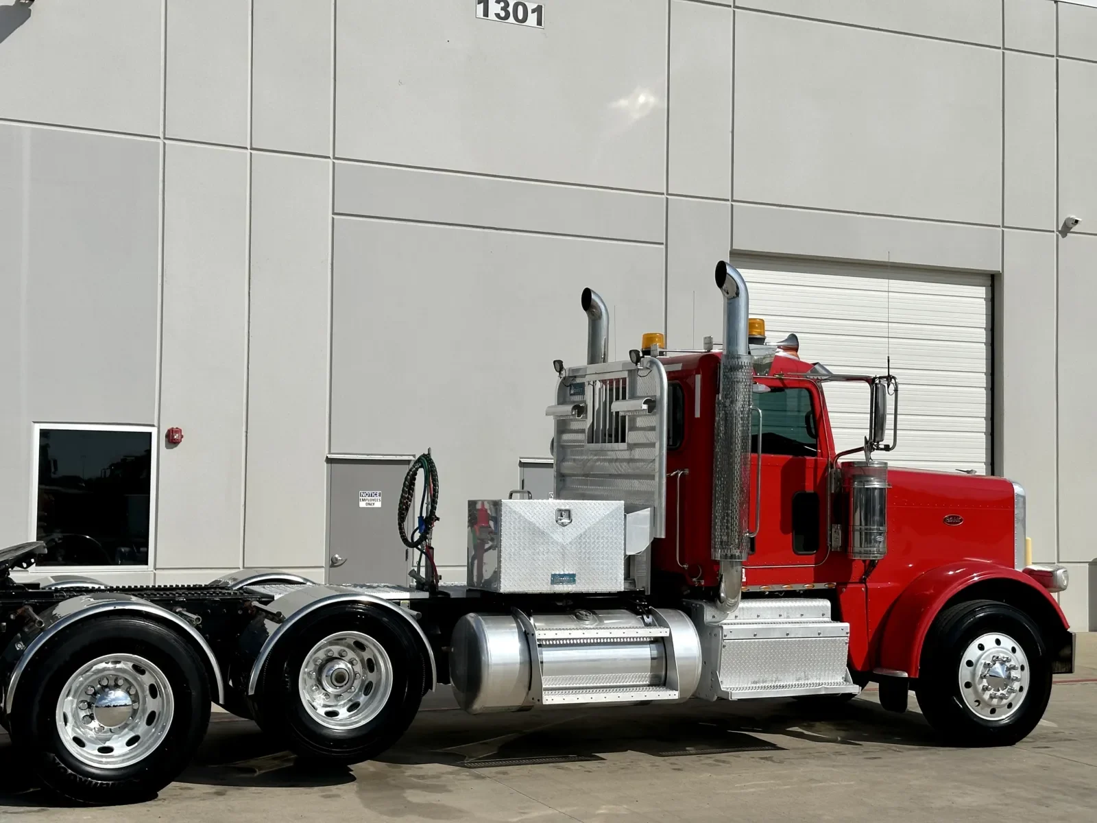 2017 Peterbilt 389 - image 7