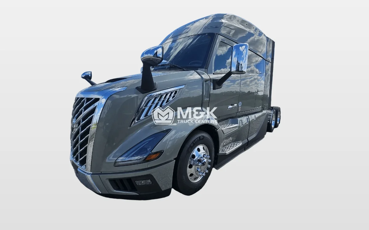 2025 Volvo - image 1