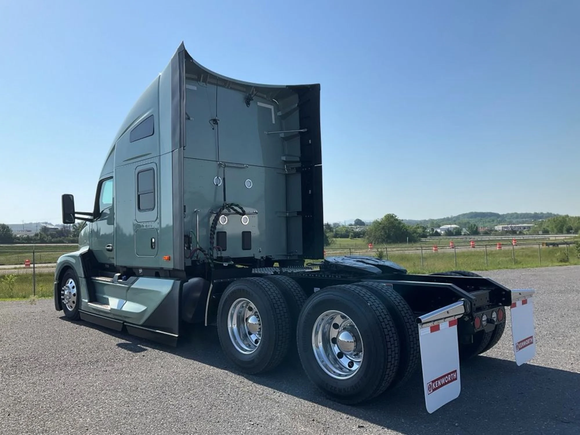 2027 Kenworth in Harrisonburg, VA — photo 3