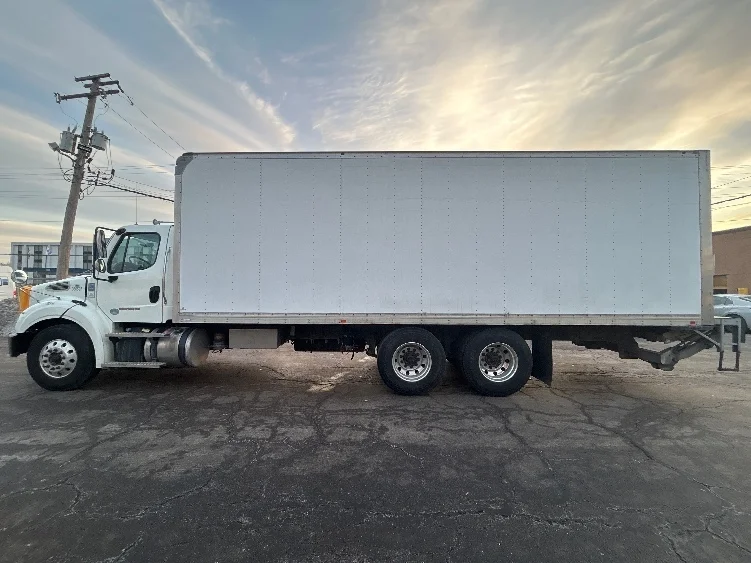 2020 Freightliner M2 112 - image 4